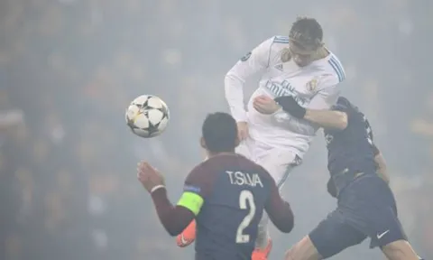 Khói lửa mù mịt ngày 'mộng bá vương' của PSG tan vỡ