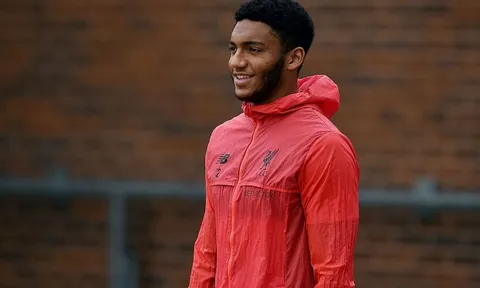 Không cần đá, 'thương binh' của Liverpool vẫn được gia hạn