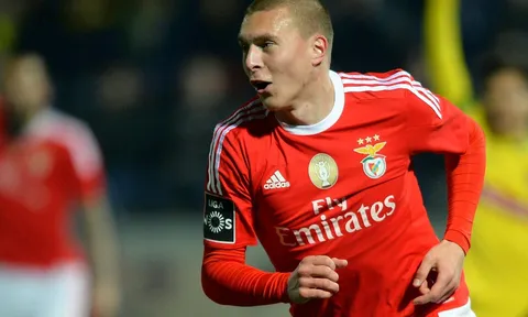 Không chỉ có Chelsea muốn 'phá bĩnh' M.U vụ Lindelof