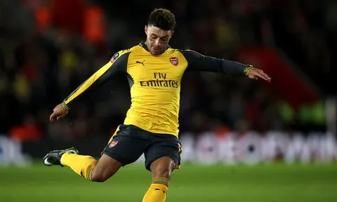 Khủng hoảng lực lượng, Wenger kéo Chamberlain vào đá trung tâm