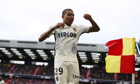 Khuyên Mbappe, Benzema tỏ rõ 'khí chất đàn anh'
