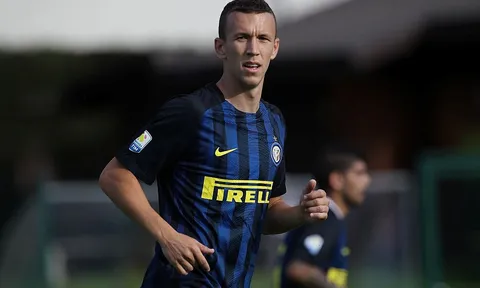 Kĩ năng xử lý bóng điêu luyện của Ivan Perisic