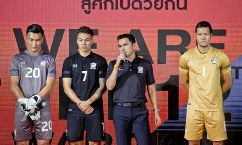 Kiatisak: 'Vì sao hợp đồng cứ phải ký hôm nay?'