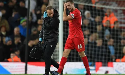 Klopp 'méo mặt' sau chiến thắng trước Man City