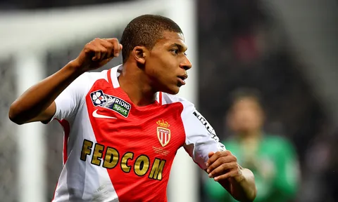 Kylian Mbappe bất ngờ khen PSG hết lời
