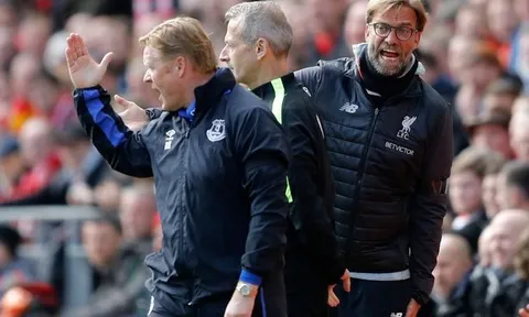 La hét ỏm tỏi, Klopp bị chửi là gã ĐIÊN