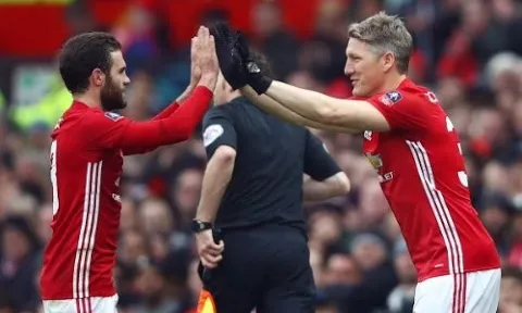 Lần hiếm hoi Bastian Schweinsteiger được ra sân vs Reading