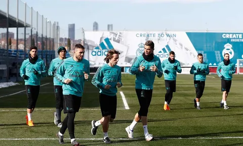 Lập hattrick, Ronaldo cùng đồng đội ủ mưu diệt gọn PSG