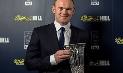 Lập kỷ lục, Rooney được vinh danh