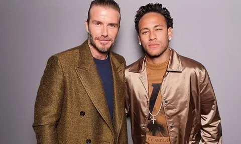 Lập poker, Neymar hóa soái ca sánh vai David Beckham