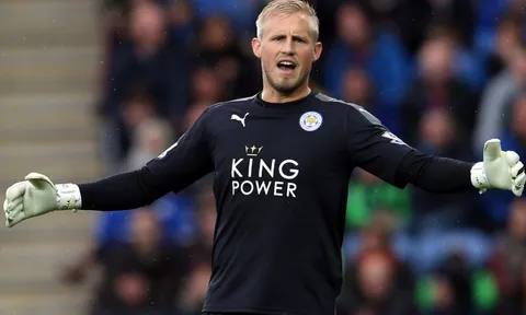 Leicester City đi tiếp, Schmeichel lập kỳ tích