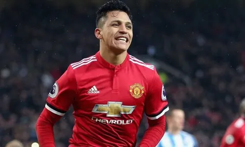 Lí do thực sự khiến Alexis Sanchez phải ăn một mình ở Man Utd