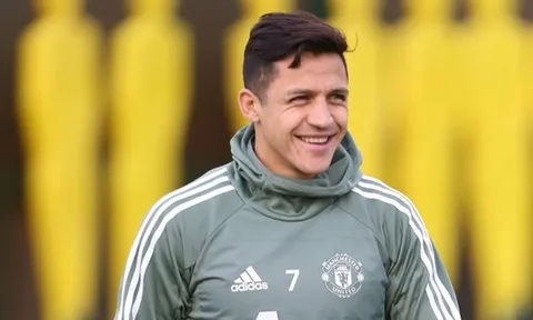 Lingard khiến Sanchez cười nắc nẻ trước đại chiến Tottenham