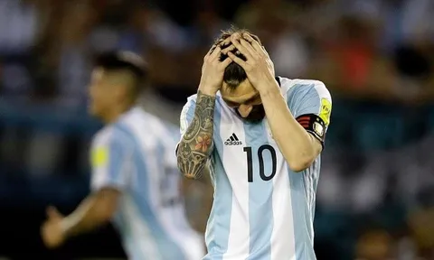 Lionel Messi bị gián điệp theo dõi ngày đêm
