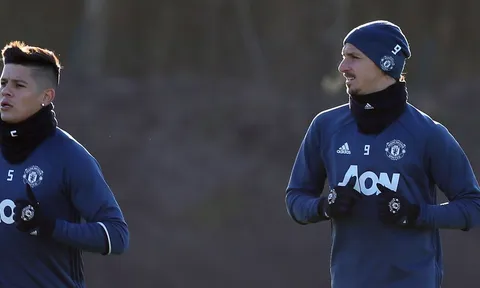 Lộ lí do Ibrahimovic bất ngờ vắng mặt ở trận đấu với Hull City