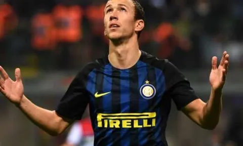 Lộ số tiền Man United phải chi ra vì Ivan Perisic
