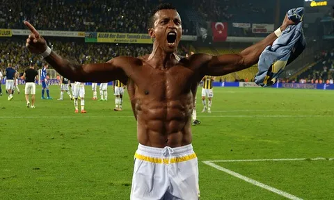 Luis Nani trở lại Anh, đối đầu Man United?
