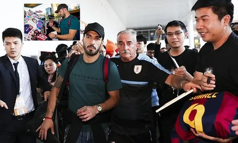 Luis Suarez được fan săn đón ở Trung Quốc