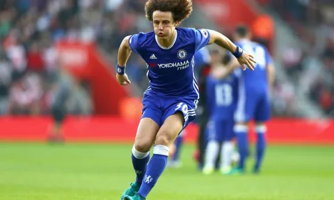 Luiz đã biến thành fan của Kante từ thời điểm này