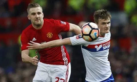 Luke Shaw được hỏi mua với giá 15 triệu bảng