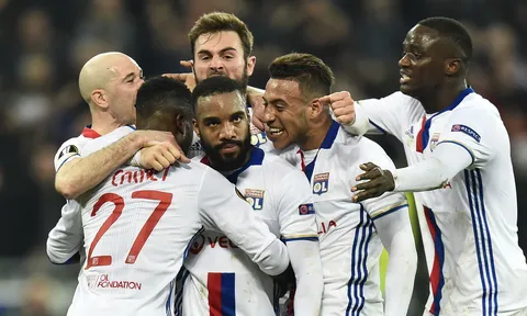 Lượt đi vòng 16 đội Europa League: Lyon rượt đuổi tỉ số kịch tính với Roma, Gladbach cầm hòa Schalke 04