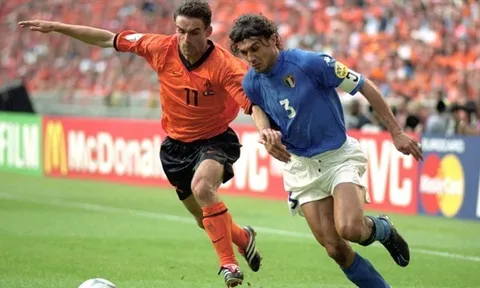 Maldini và Overmars đối đầu với nhau ra sao tại EURO 2000?