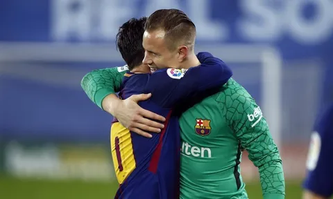 Man City bị hạ gục, giờ Barcelona là duy nhất