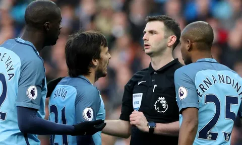 Man City của Pep Guardiola bị phạt nặng