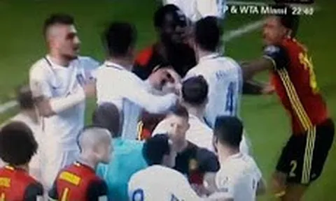 Màn đánh nhau giữa Romelu Lukaku và Kostas Manolas