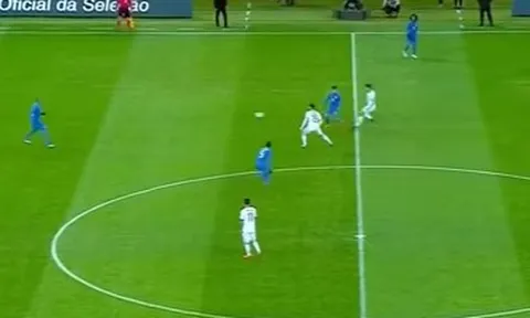 Màn trình diễn của Coutinho trước Nga