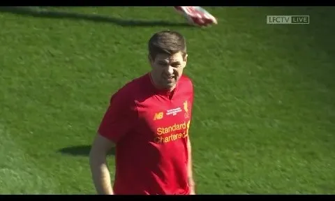 Màn trình diễn của Gerrard vs Real Madrid Legends