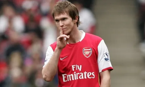 Màn trình diễn của Hleb khi còn chơi cho Arsenal