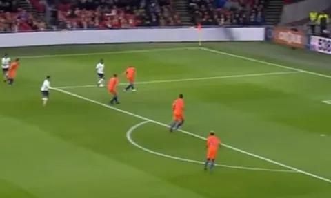 Màn trình diễn của Jesse Lingard trước Hà Lan