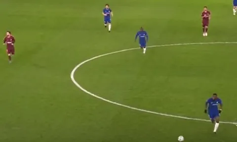 Màn trình diễn của Kante trước Barcelona