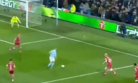 Màn trình diễn của Kevin De Bruyne trước Bristol City