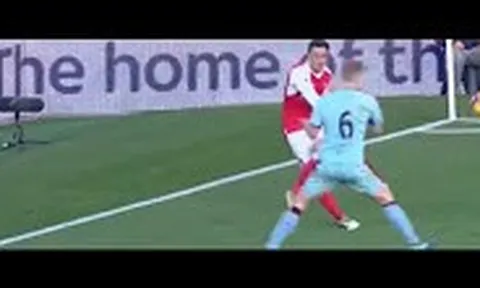 Màn trình diễn của Mesut Oezil vs Burnley