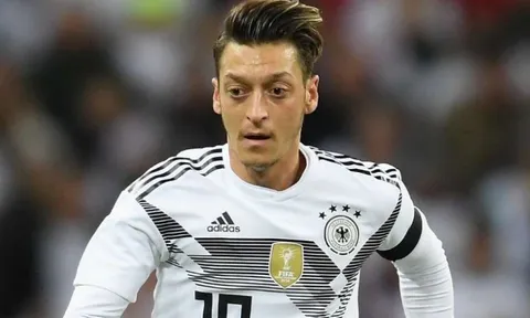 Màn trình diễn của Mesut Ozil vs Tây Ban Nha