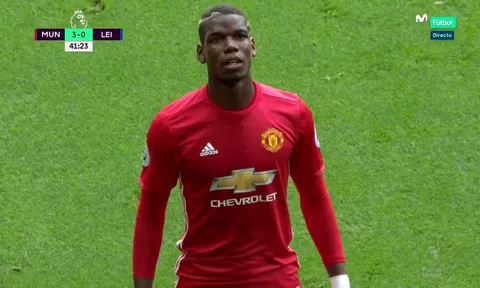 Màn trình diễn của Paul Pogba vs Leicester City trận lượt đi