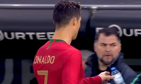 Màn trình diễn của Ronaldo trước Hà Lan