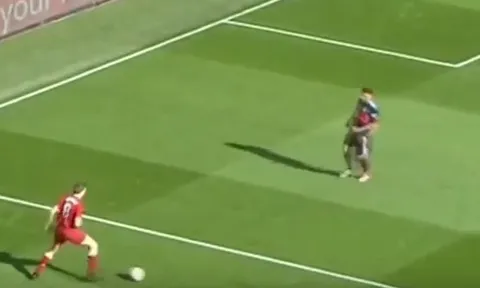 Màn trình diễn của Steven Gerrard trước Bayern munich (giao hữu)
