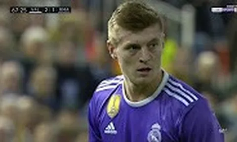 Màn trình diễn của Toni Kroos vs Valencia
