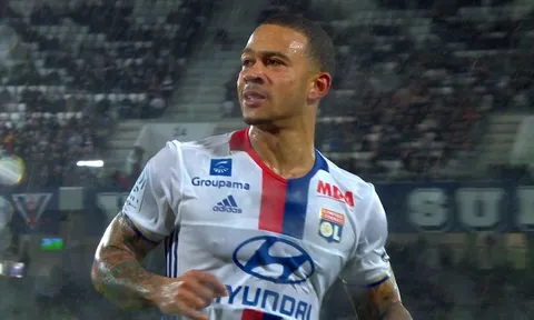 Màn trình diễn tuyệt hay của Memphis Depay vs PSG