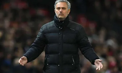Man United thắng Hull, Mourinho vẫn chê các cầu thủ và cả NHM
