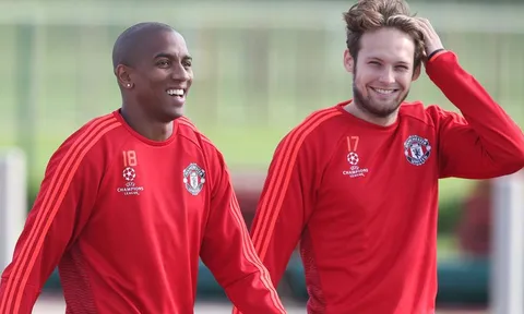 Man Utd âm thầm 'trói chân' 2 ngôi sao