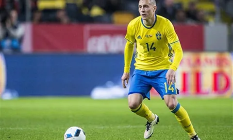 Man Utd đang 'ép giá' vụ Victor Lindelof?