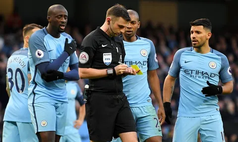 Manchester City tiếp tục bị FA 'sờ gáy'