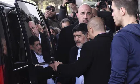 Maradona bị tình nghi đánh đập bồ 9X