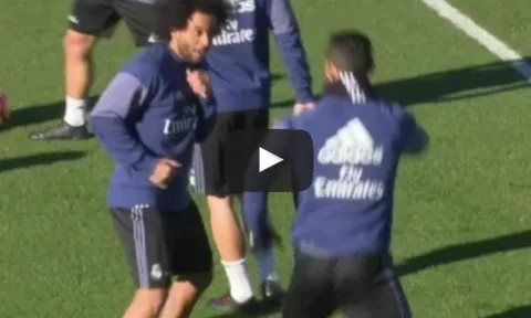 Marcelo dợt võ với Cristiano Ronaldo trên sân tập