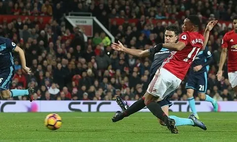 Martial chói sáng, Mourinho có lời khuyên 'đắt giá'