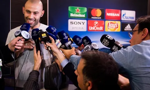 Mascherano thừa nhận trọng tài đã 'giúp' Barcelona